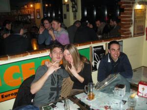 300247_467699369968127_2097318305_n