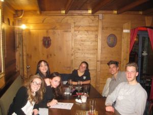 10671423_816747805063280_7705932523006766190_n